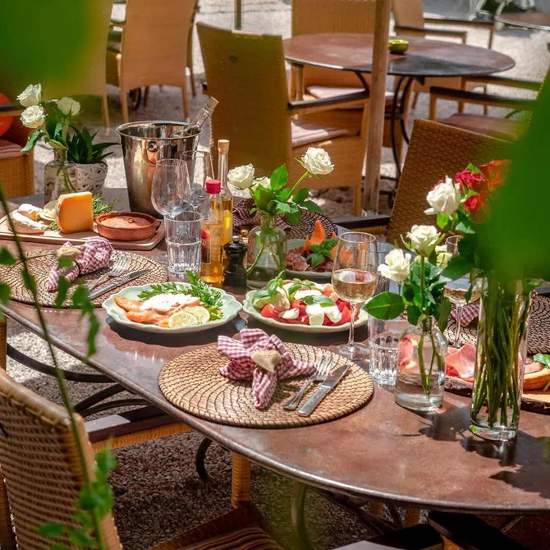 ****  Mas Des Comtes De Provence Hotel Tarascon France