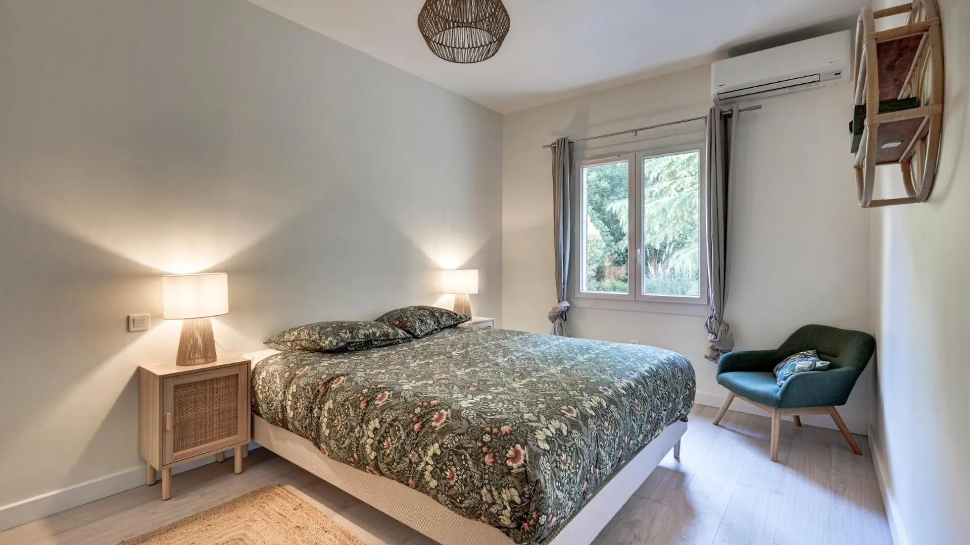 Mas Des Comtes De Provence Hotel Tarascon 4*,